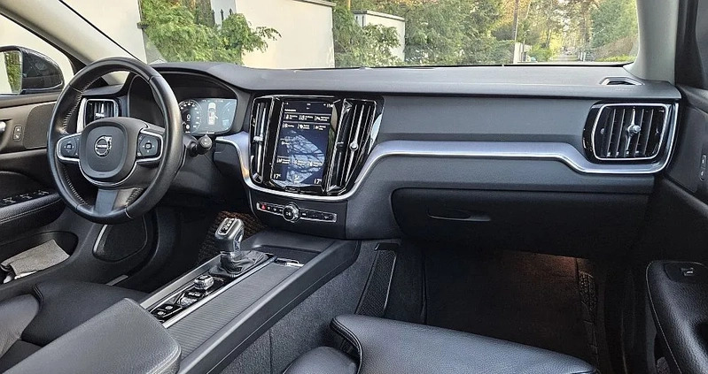 Volvo V60 cena 88000 przebieg: 161000, rok produkcji 2019 z Włocławek małe 277